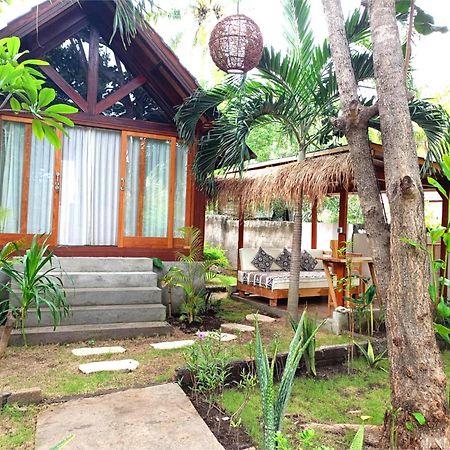 Bintang Tiga Bungalows Gili Islands Exterior photo