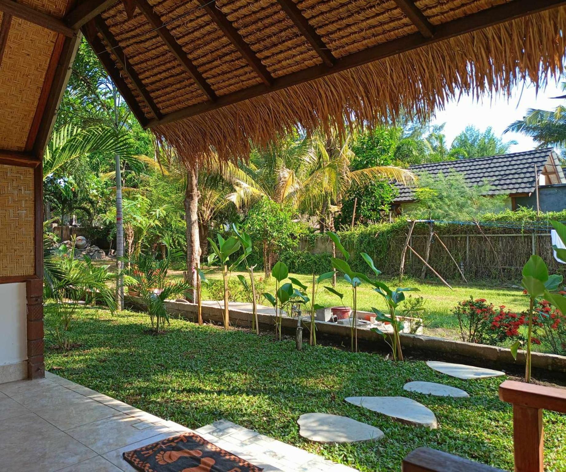 Bintang Tiga Bungalows Gili Islands Exterior photo