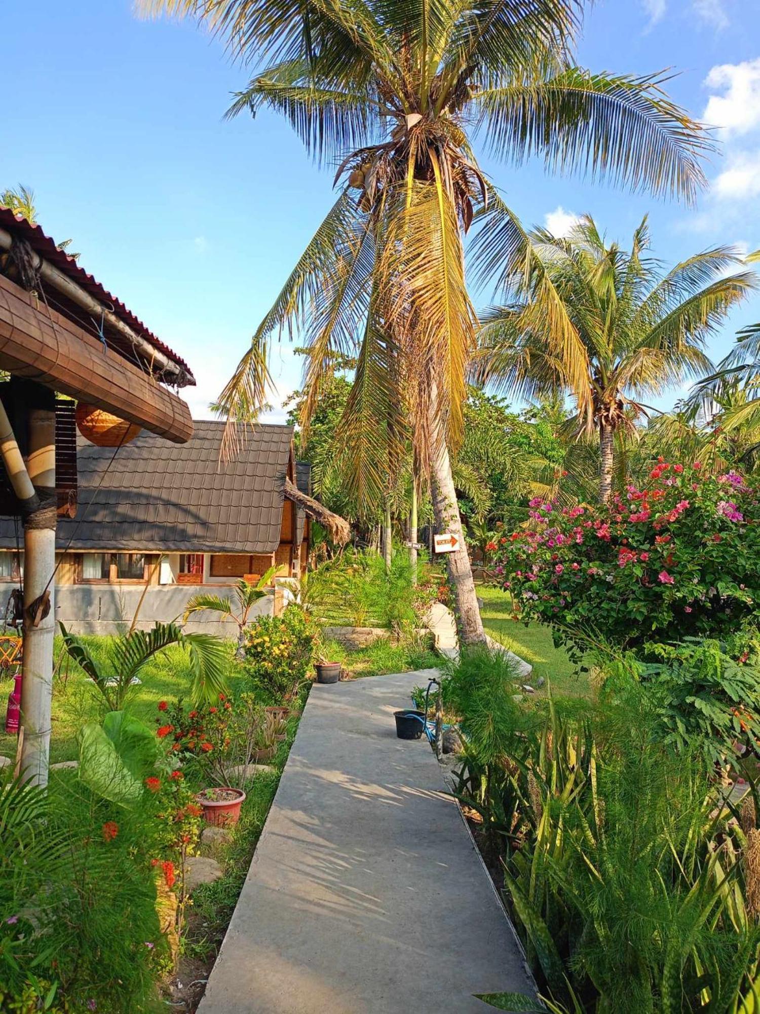 Bintang Tiga Bungalows Gili Islands Exterior photo