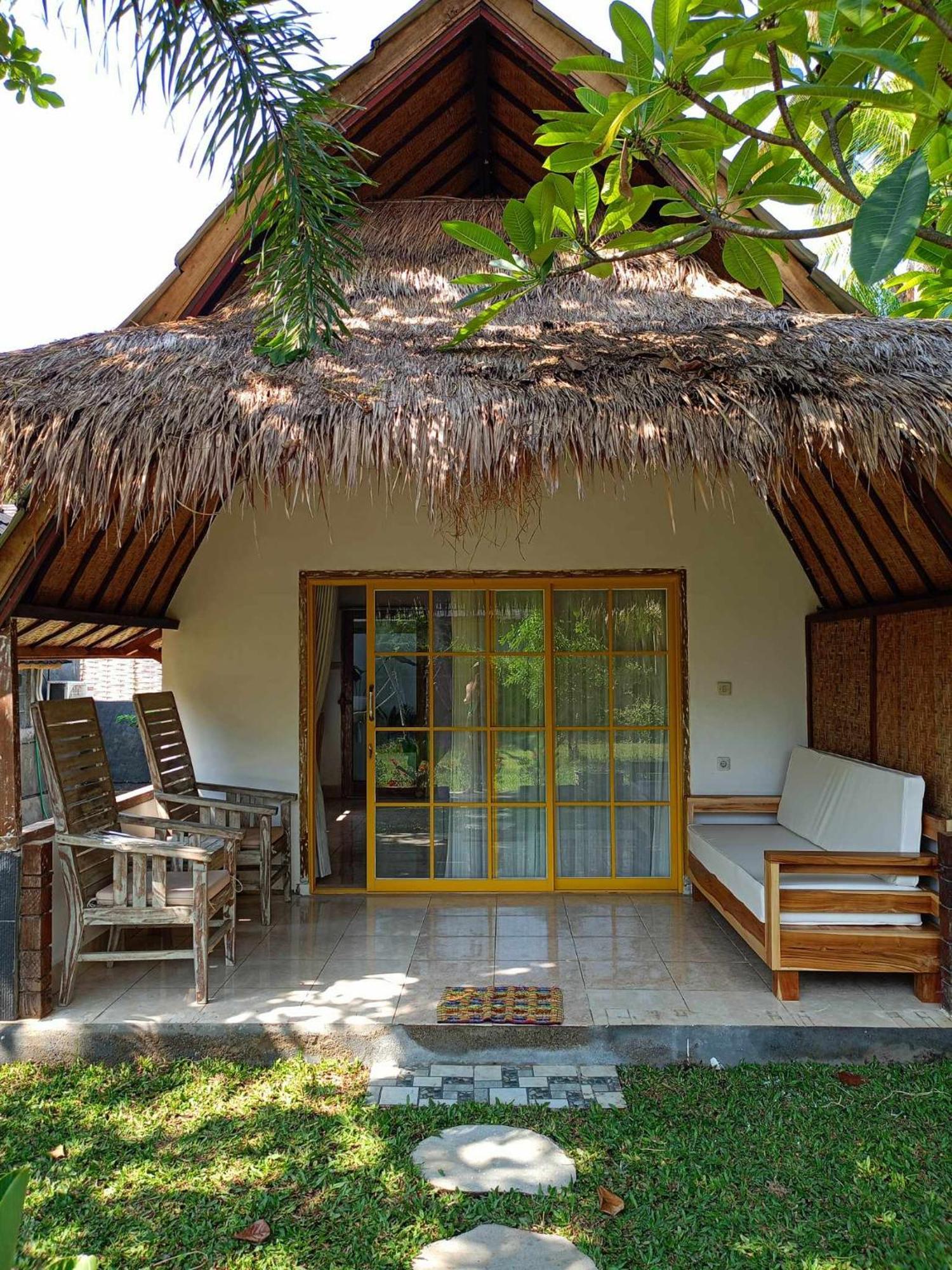 Bintang Tiga Bungalows Gili Islands Exterior photo
