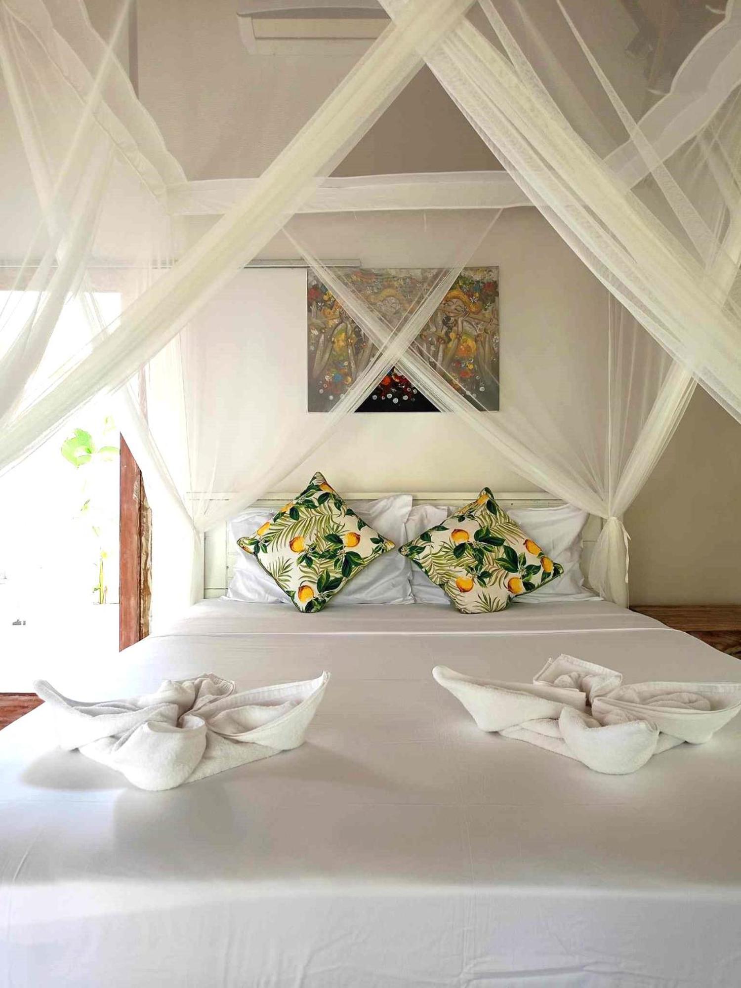 Bintang Tiga Bungalows Gili Islands Exterior photo
