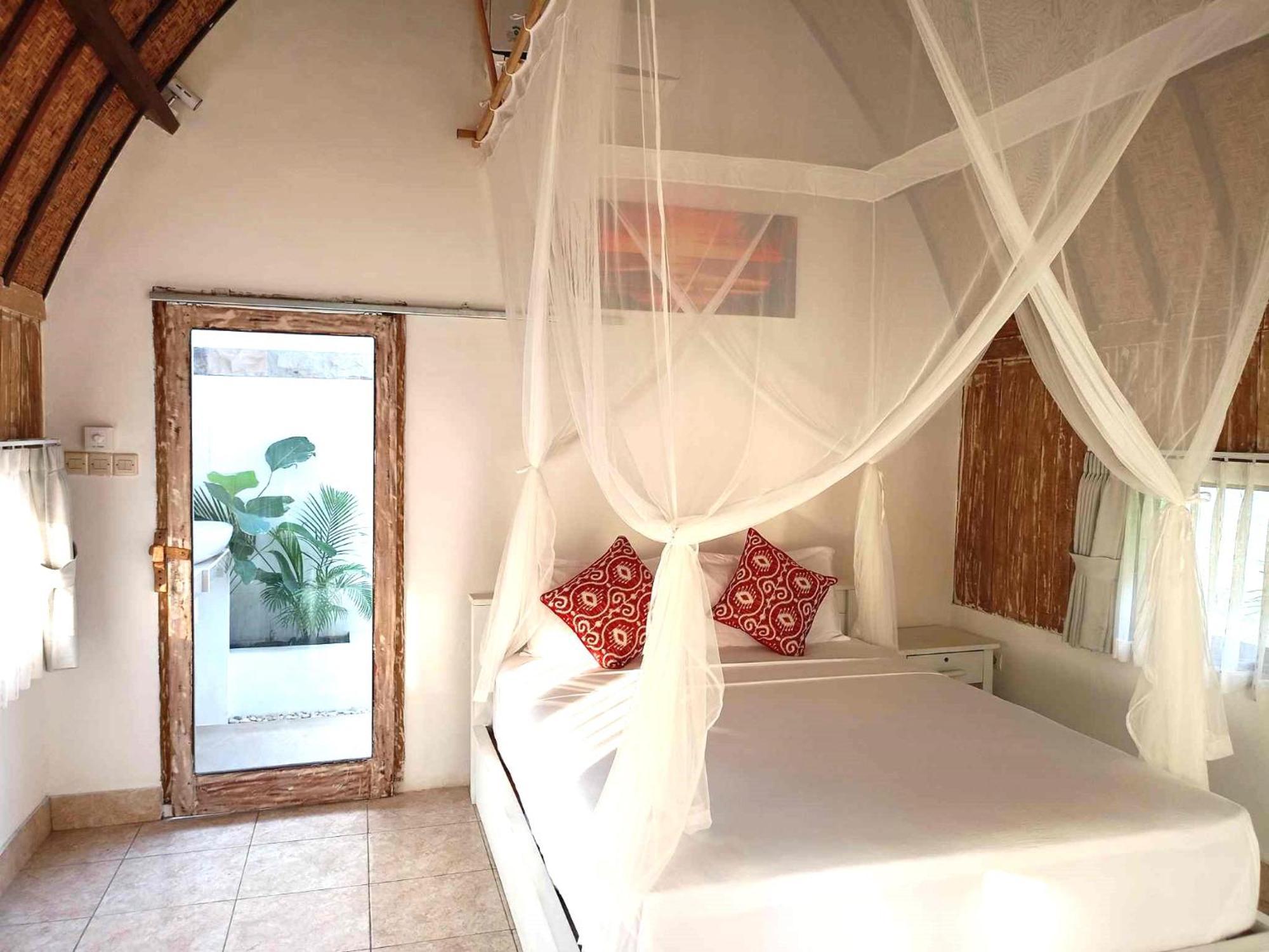 Bintang Tiga Bungalows Gili Islands Exterior photo