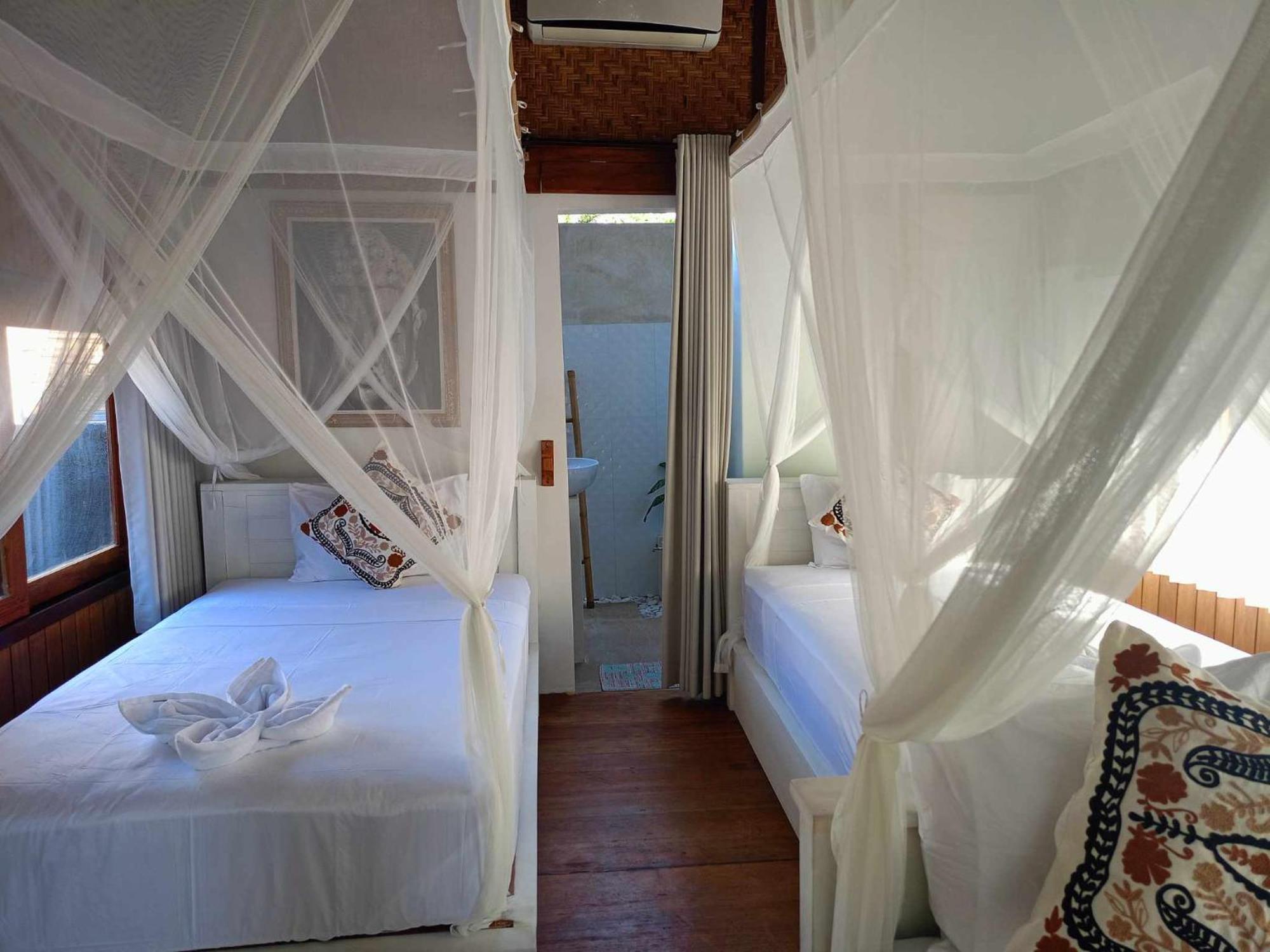 Bintang Tiga Bungalows Gili Islands Exterior photo