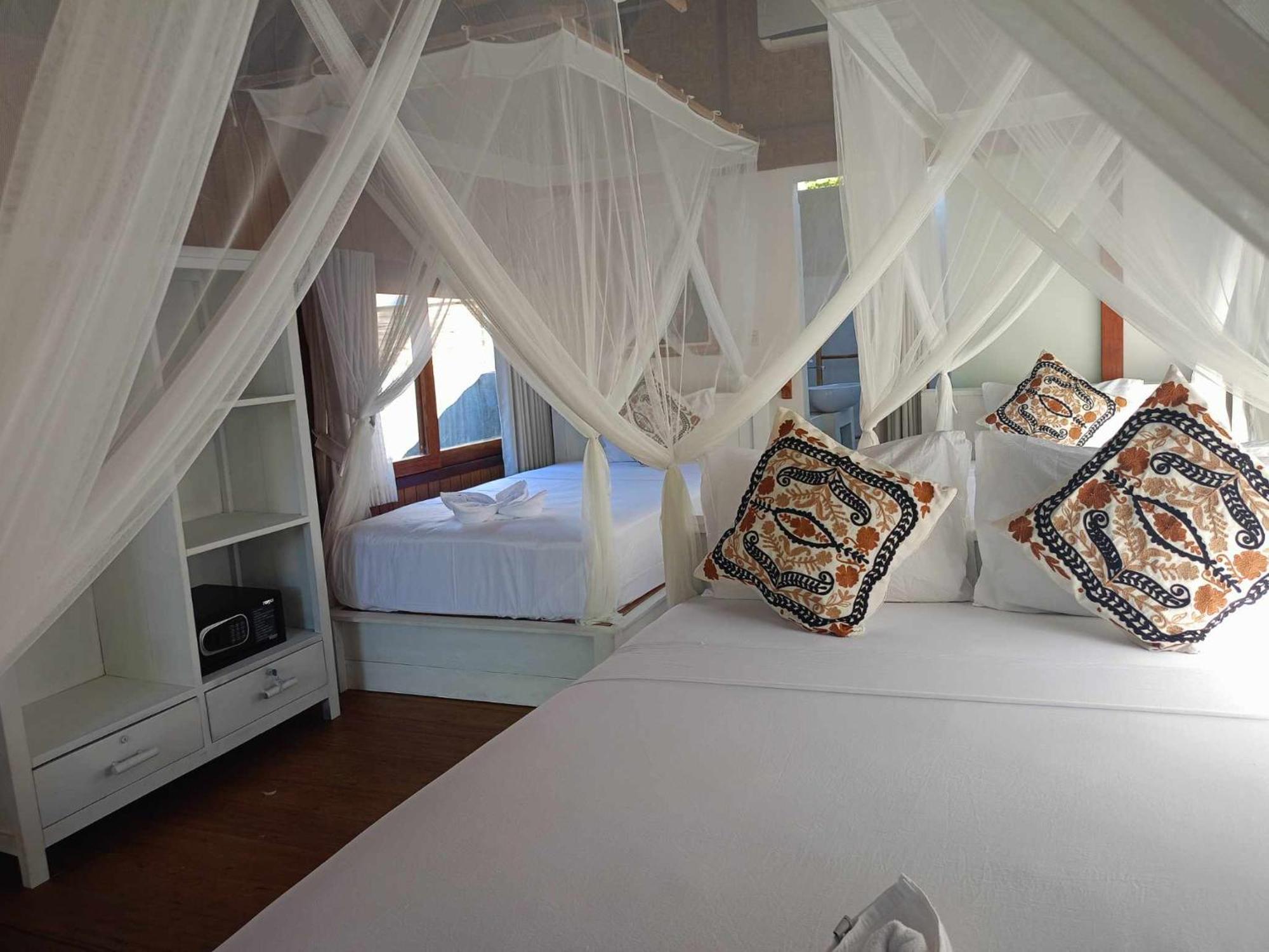 Bintang Tiga Bungalows Gili Islands Exterior photo