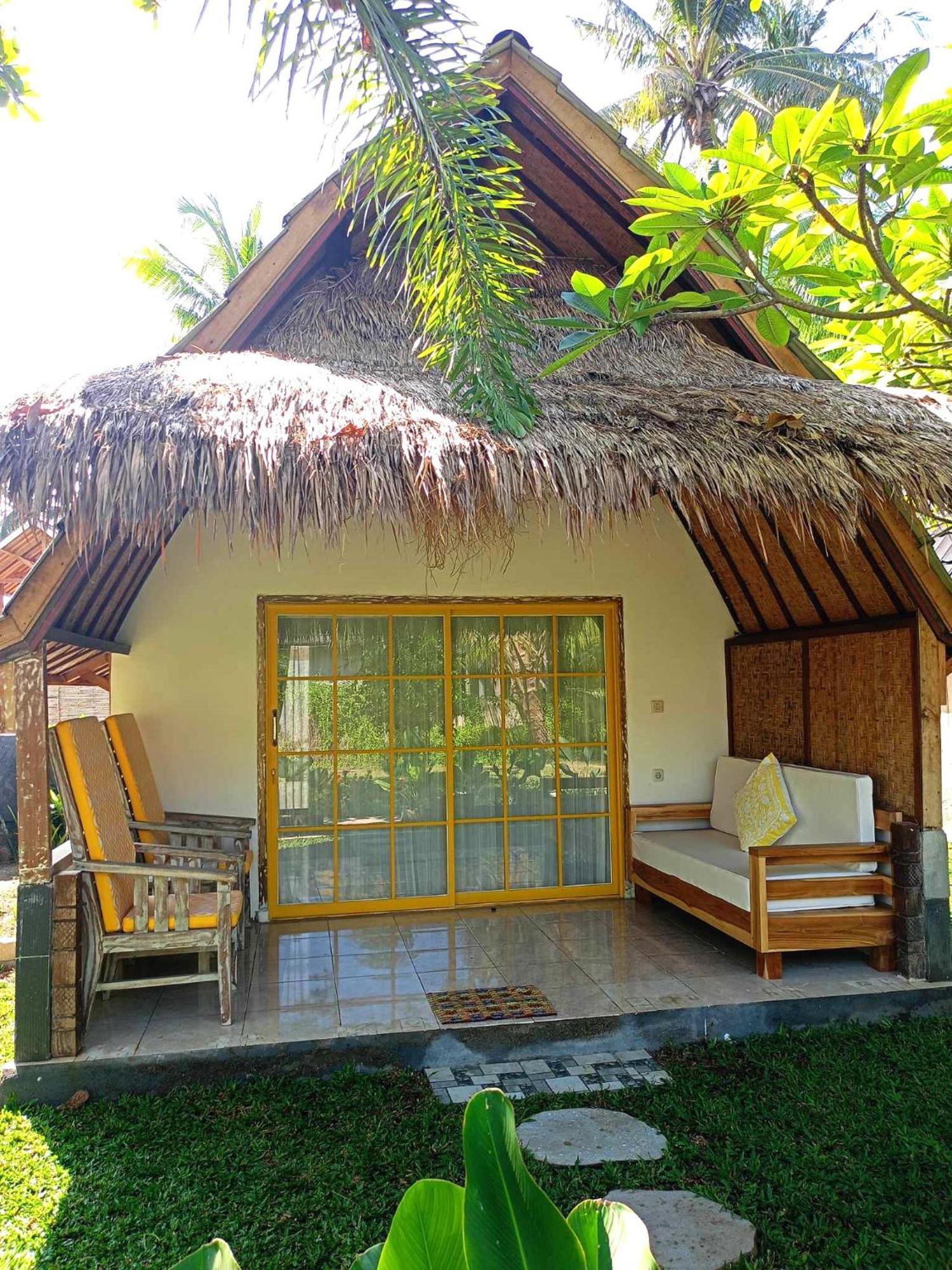 Bintang Tiga Bungalows Gili Islands Exterior photo