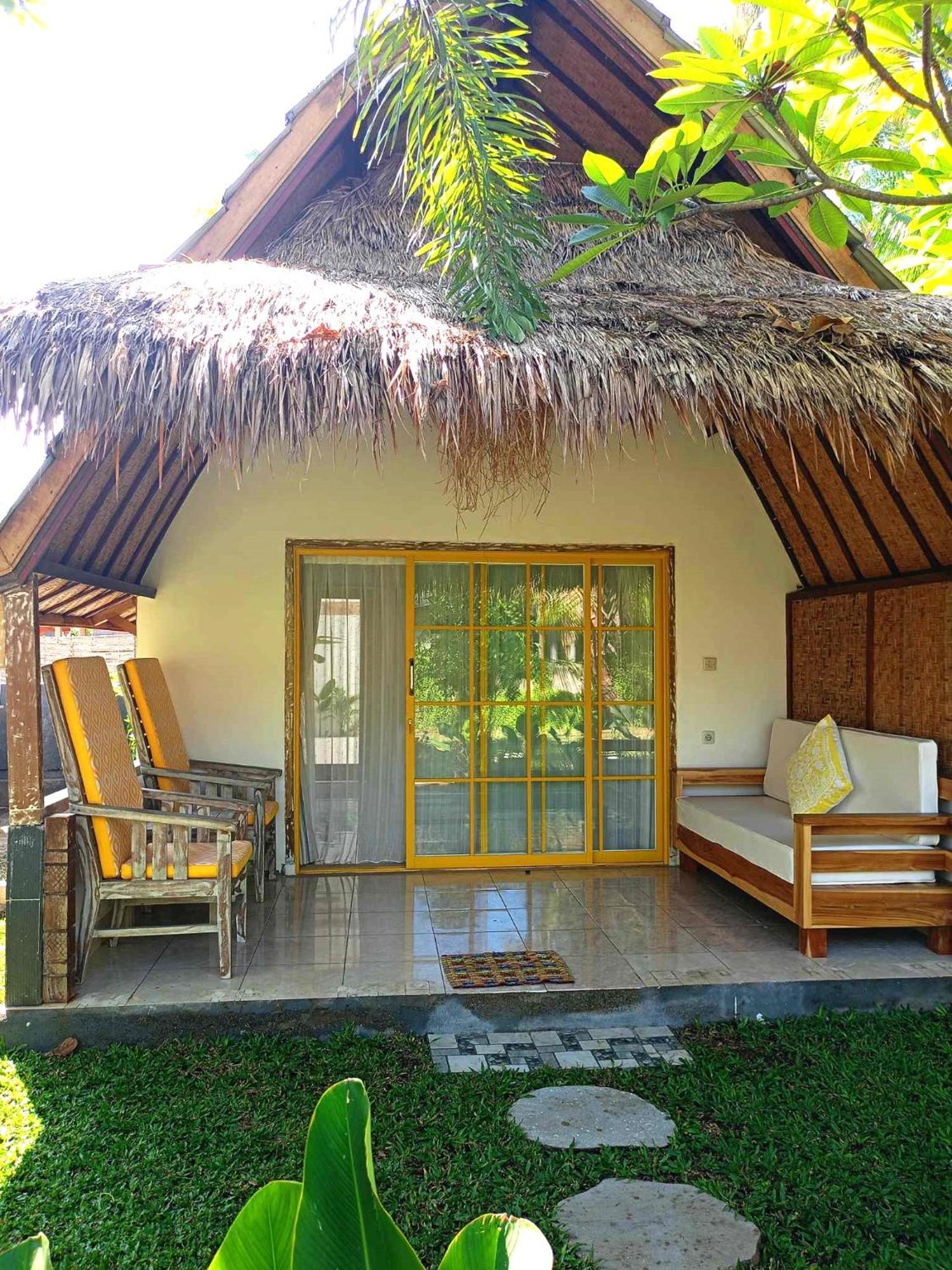 Bintang Tiga Bungalows Gili Islands Exterior photo