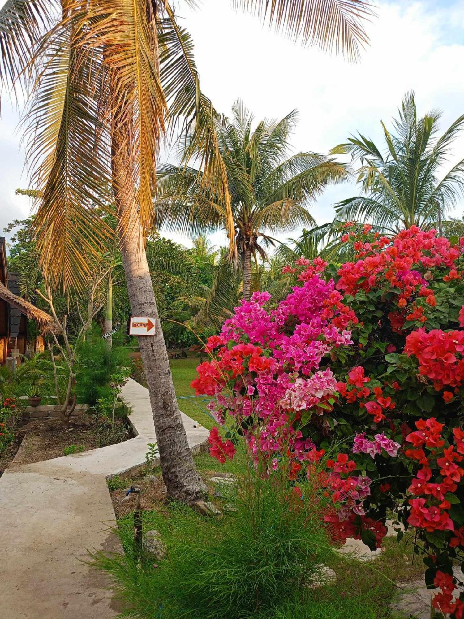 Bintang Tiga Bungalows Gili Islands Exterior photo