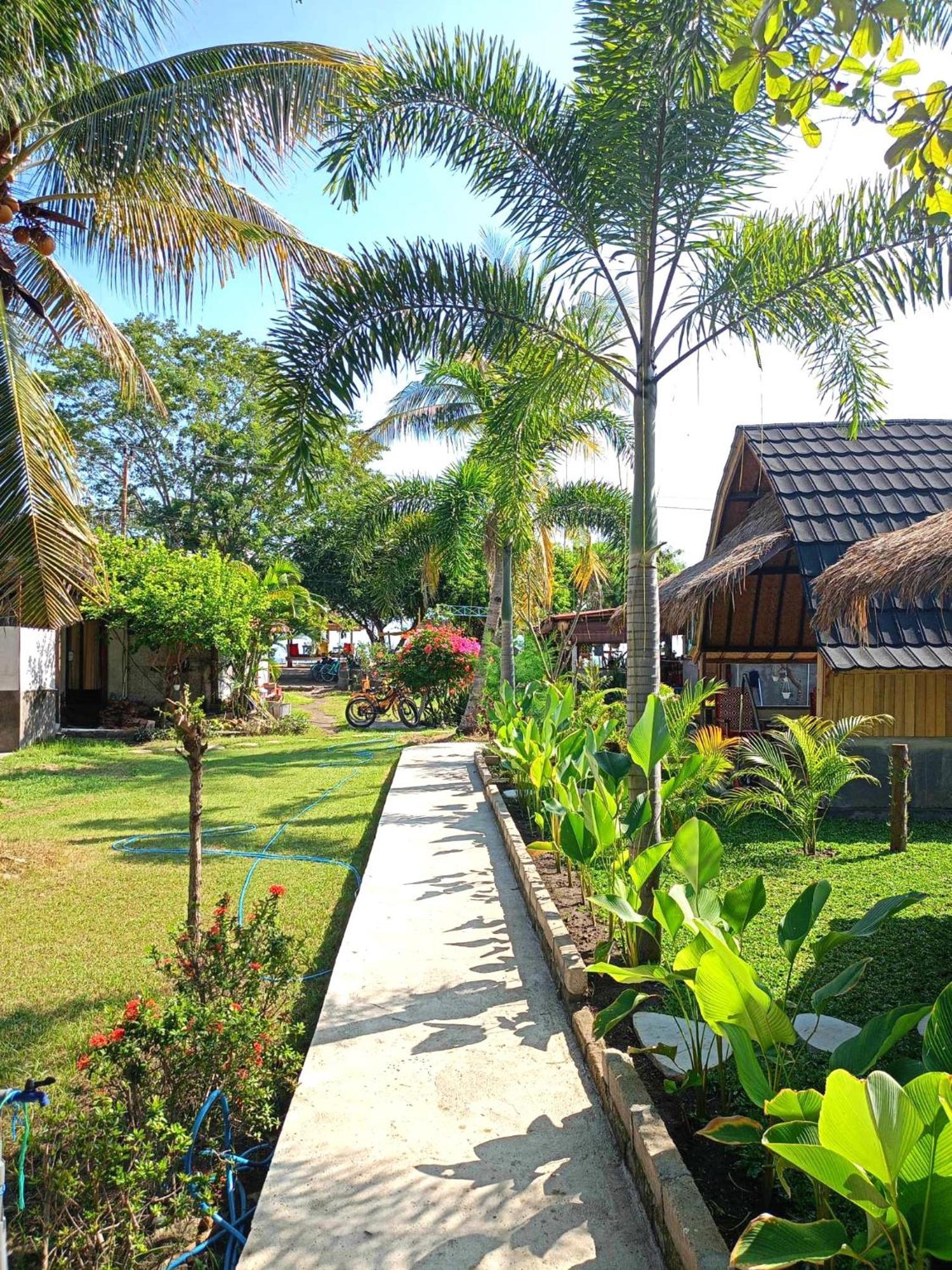 Bintang Tiga Bungalows Gili Islands Exterior photo