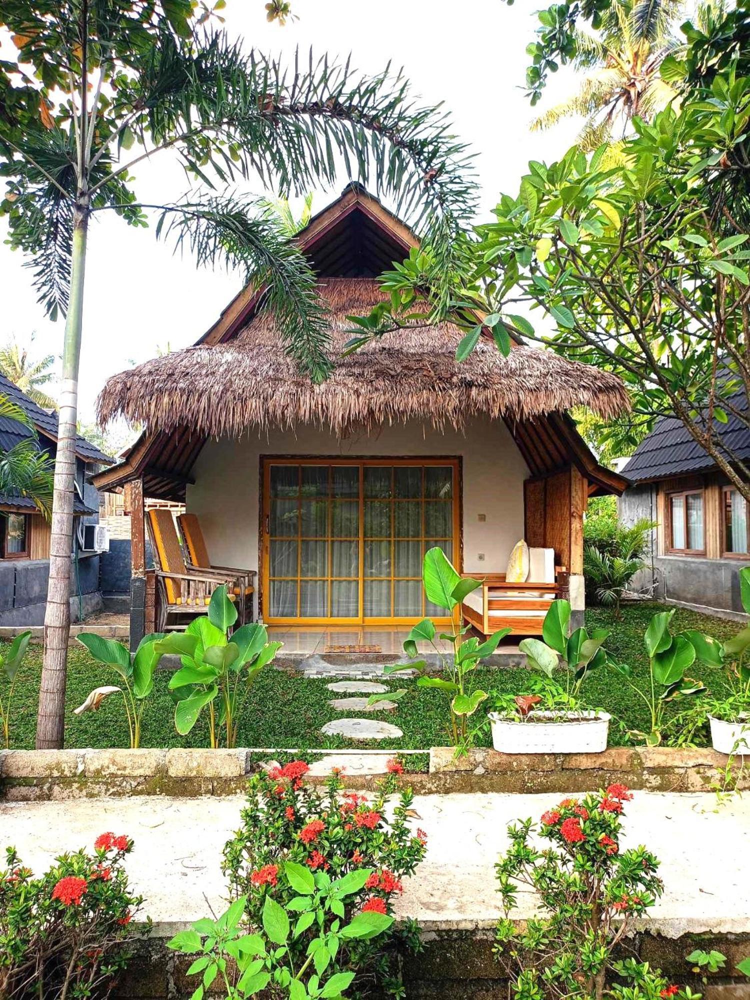 Bintang Tiga Bungalows Gili Islands Exterior photo