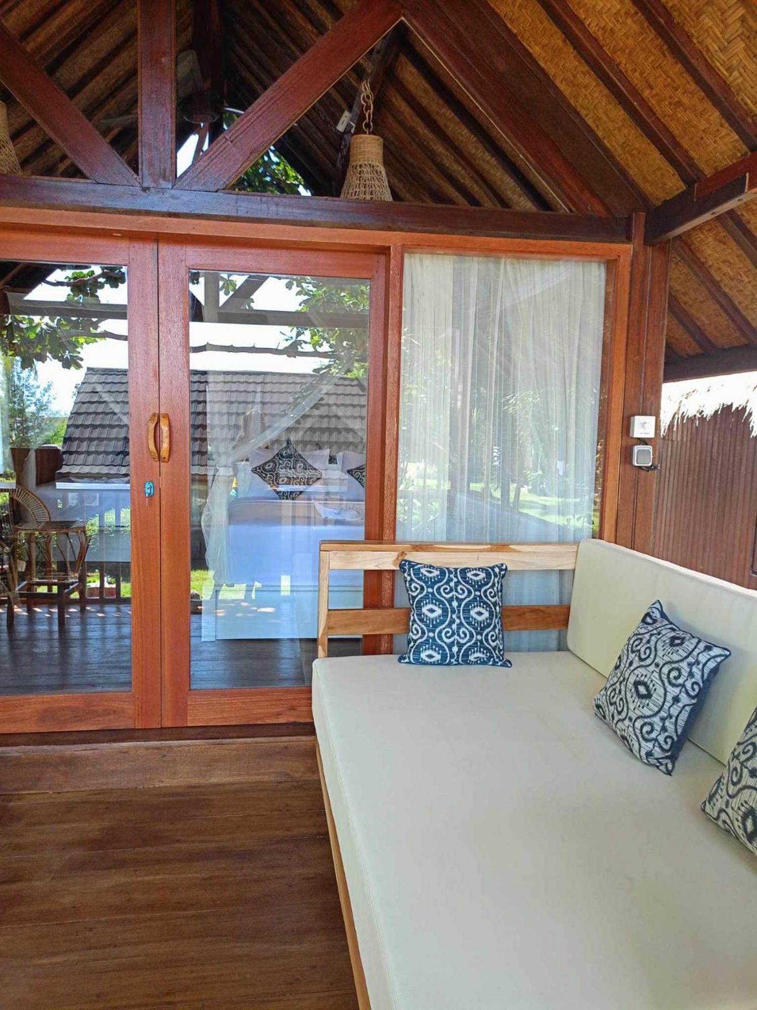 Bintang Tiga Bungalows Gili Islands Exterior photo